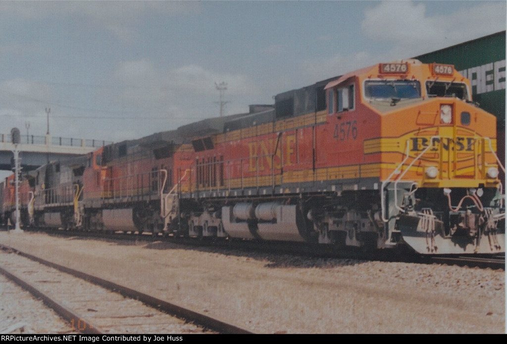 BNSF 4576 East